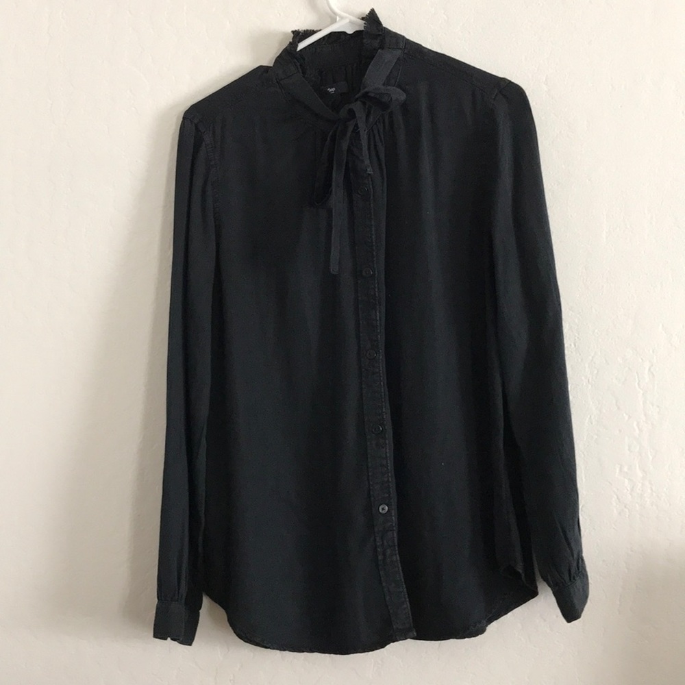 Gap button up